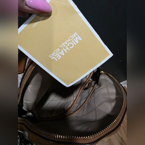 Michael Kors Valerie Medium Backpack Vanilla MK Signature 12x9 - Picture 4 of 15